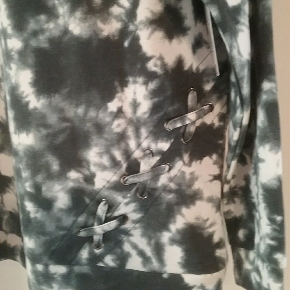 NWT a.n.a. Tie Dye Sweatshirt  L Firm Price* Last 1 - Picture 4 of 4